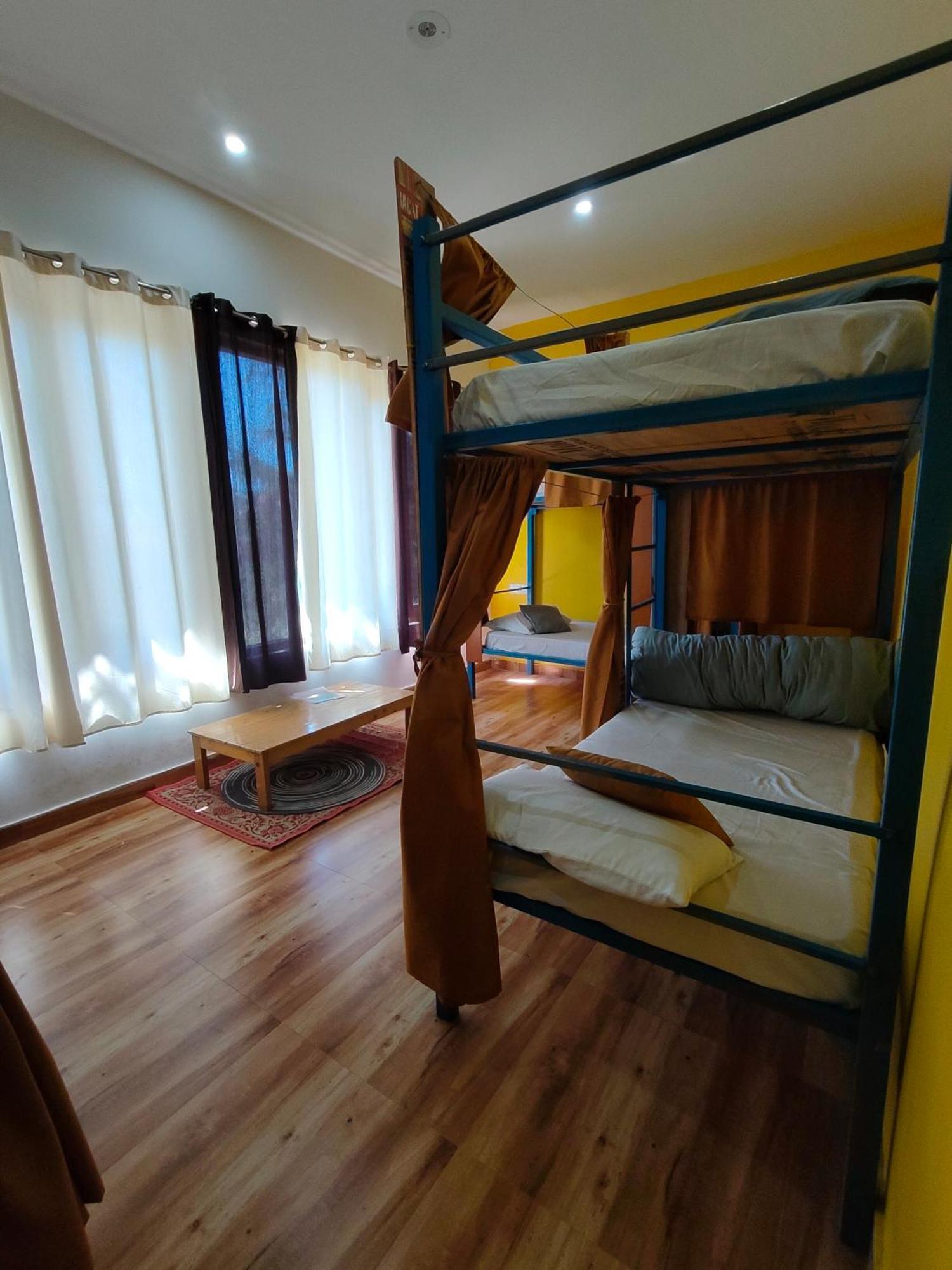 Flyscape Hostel Bir  Ngoại thất bức ảnh
